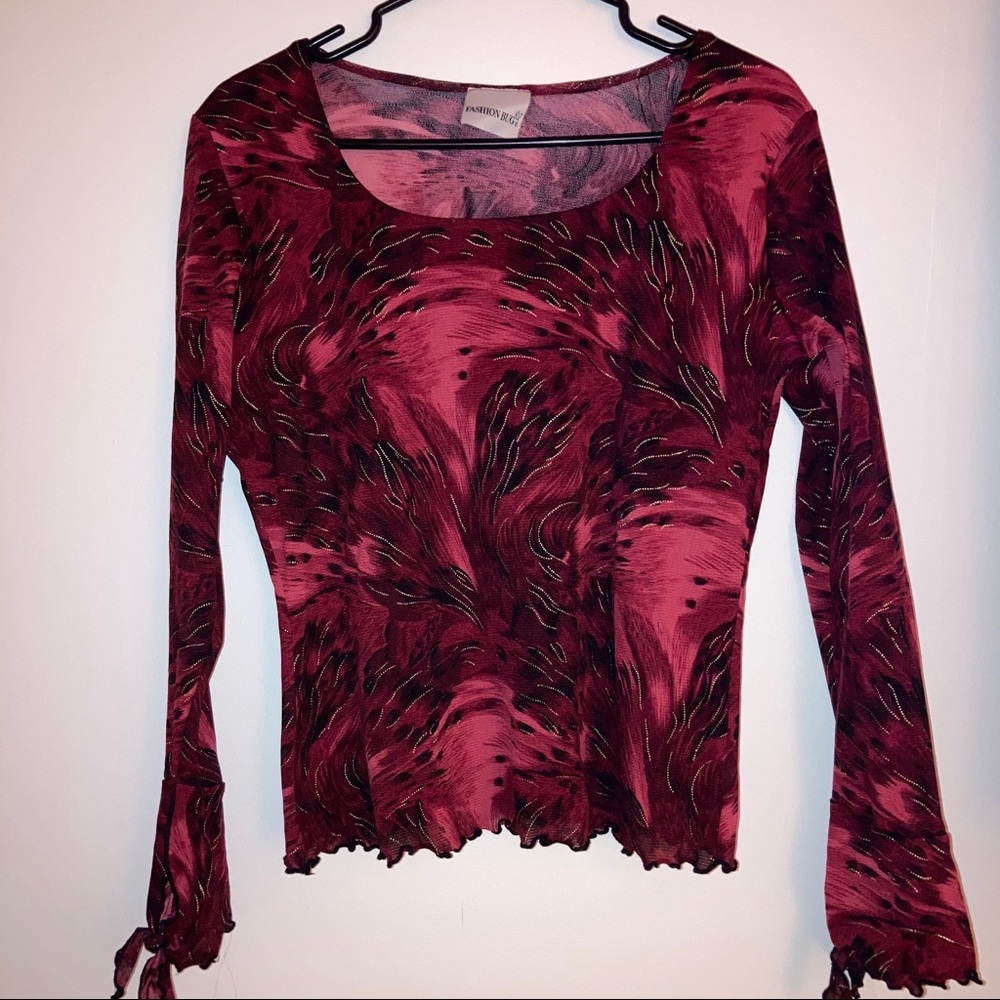 Red scoop neck long sleeve shirt